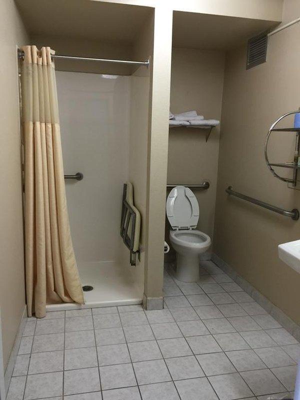 וויליאמסטון Mayfair Inn מראה חיצוני תמונה