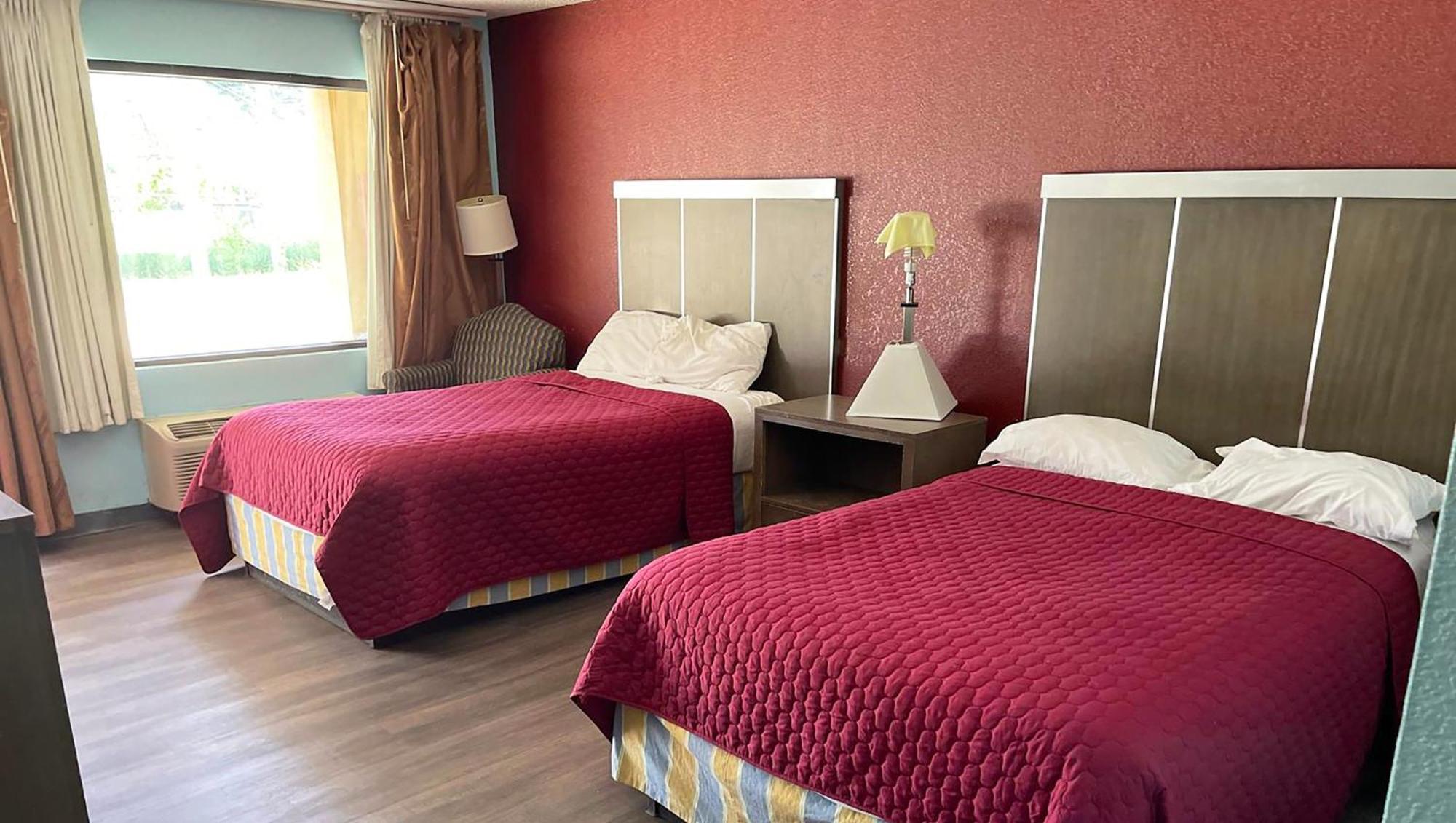 וויליאמסטון Mayfair Inn מראה חיצוני תמונה