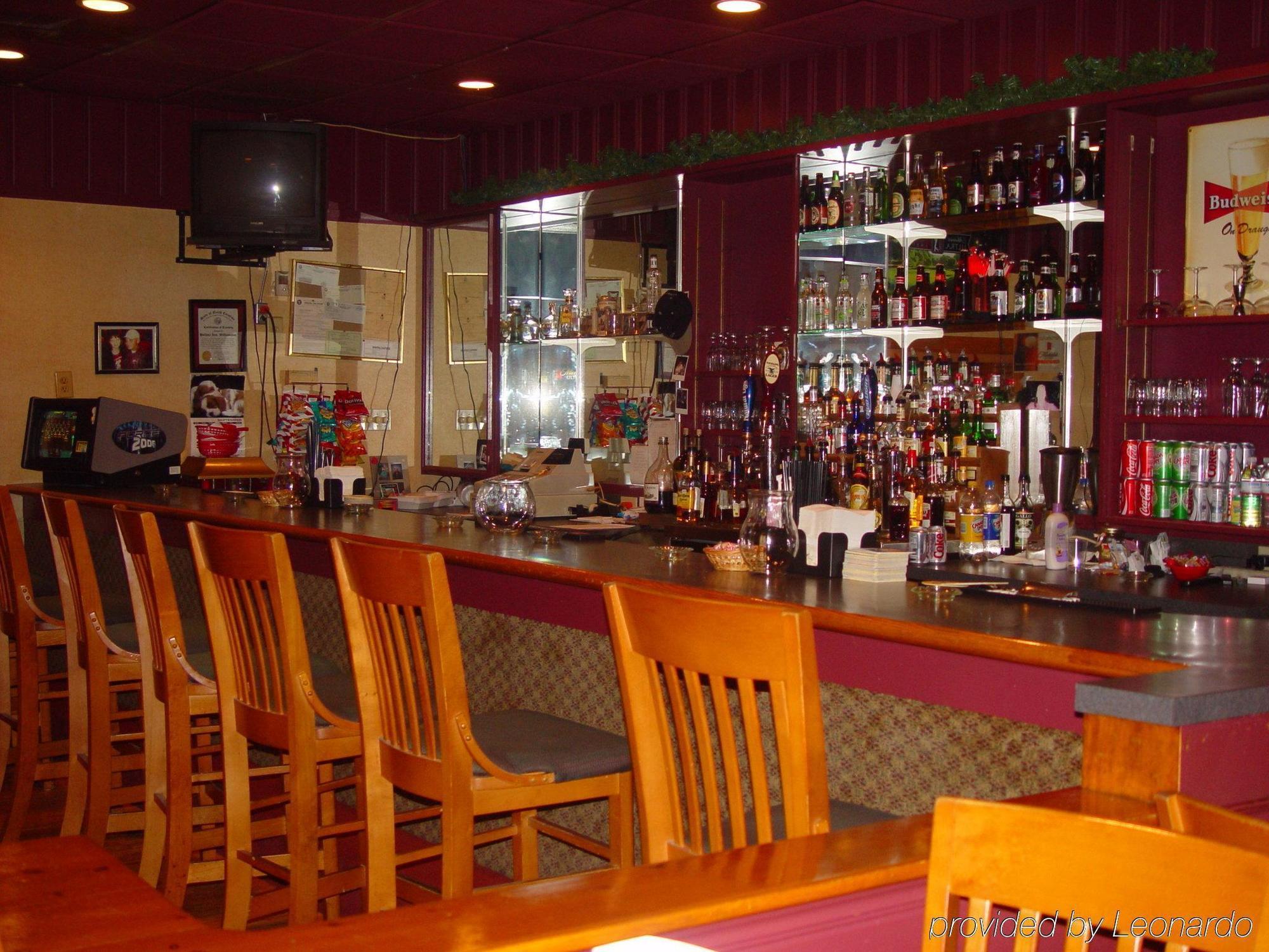 וויליאמסטון Mayfair Inn מסעדה תמונה